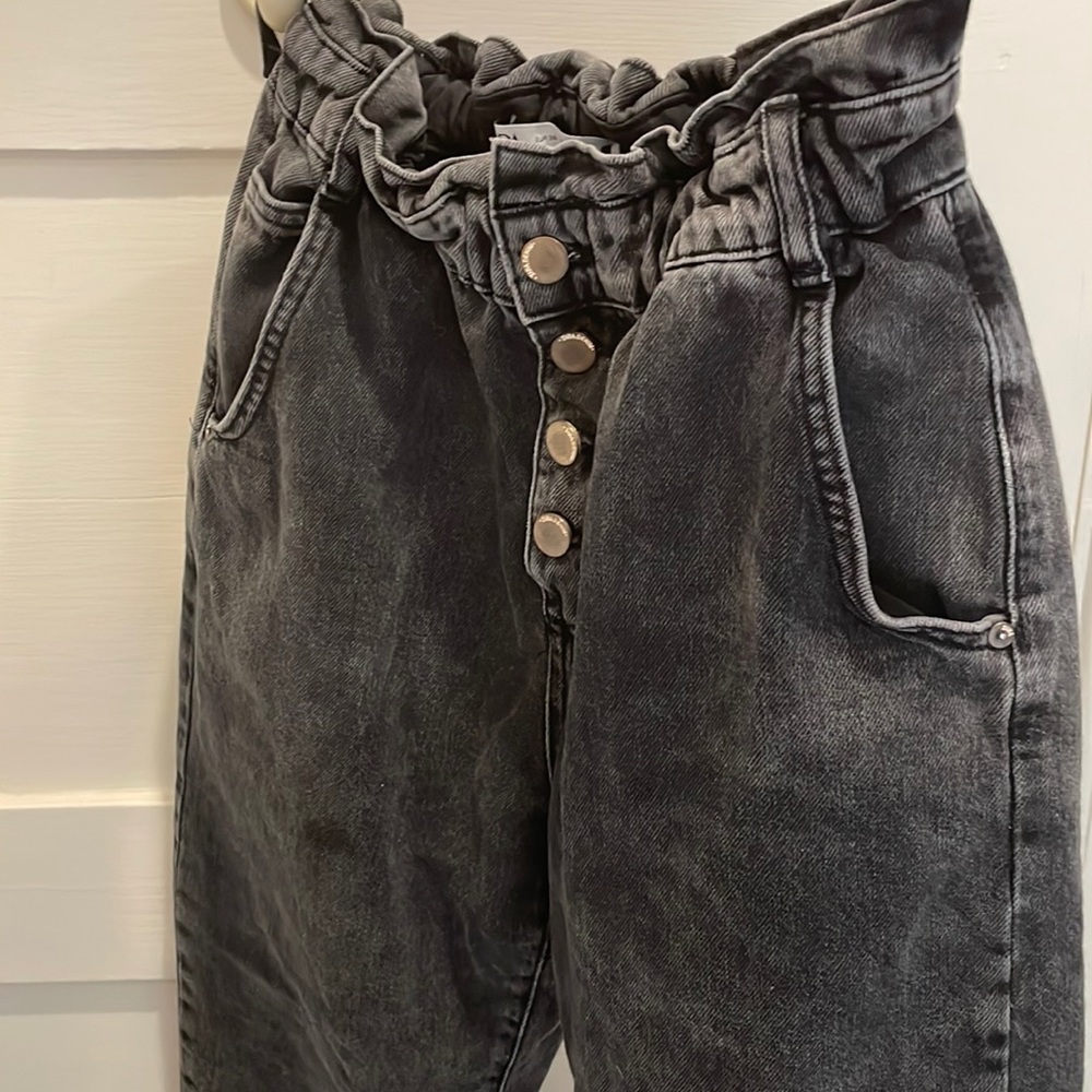 High wasted loose fit black jeans